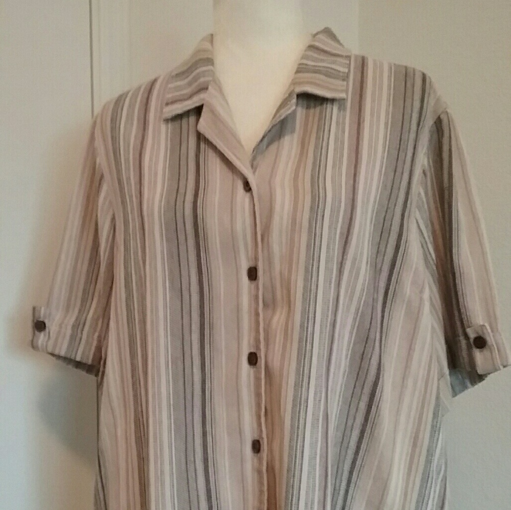 Cute stripped shirt.